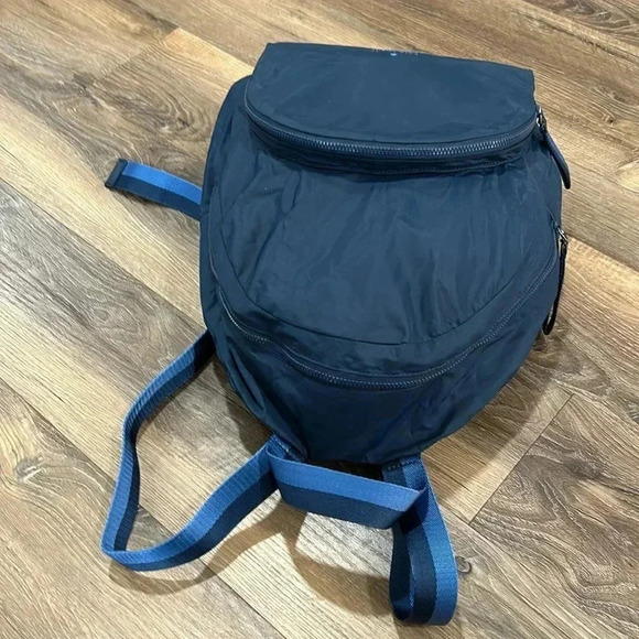 Kate Spade New York Arya Packable Backpack Bag in Navy. Great for travel - Picture 9 of 11